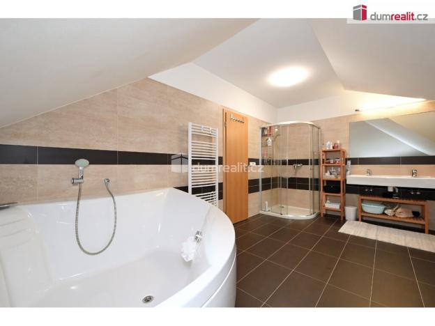 Prodej rodinného domu, Praha - Lochkov, K úvozu, 261 m2