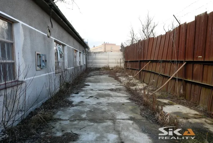 Prodej výrobních prostor, Louny, Říční, 2310 m2