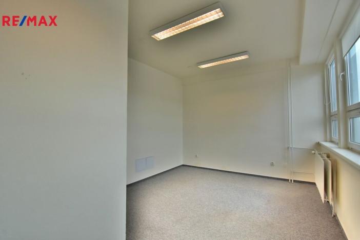 Pronájem kanceláře, Hradec Králové - Slezské Předměstí, Bratří Štefanů, 18 m2