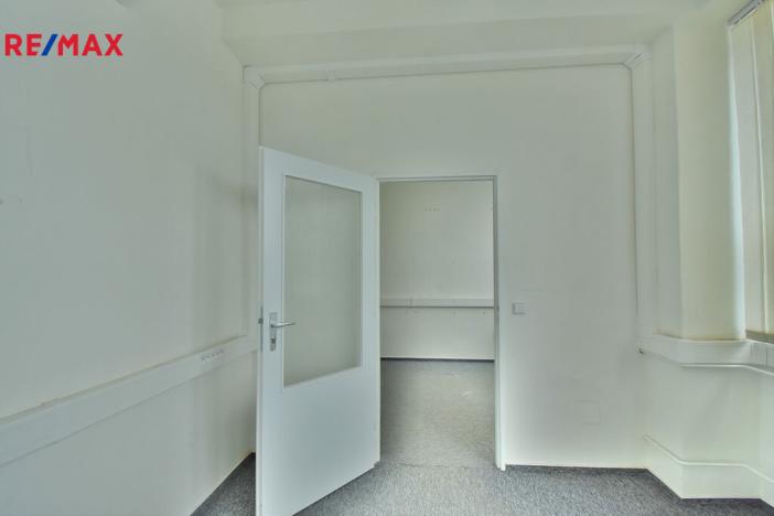 Pronájem kanceláře, Hradec Králové - Slezské Předměstí, Bratří Štefanů, 18 m2