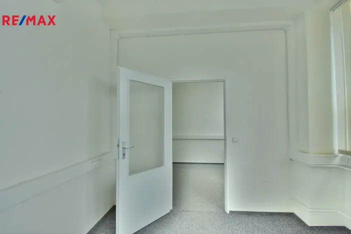 Pronájem kanceláře, Hradec Králové - Slezské Předměstí, Bratří Štefanů, 36 m2