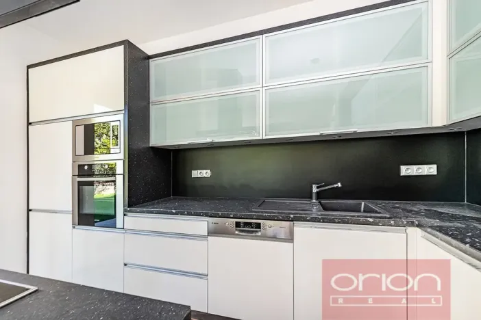 Pronájem rodinného domu, Praha - Jinonice, Vacínovská, 360 m2