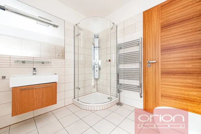 Pronájem rodinného domu, Praha - Jinonice, Vacínovská, 360 m2