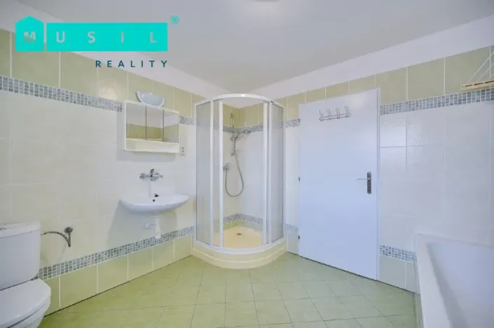 Prodej kanceláře, Olomouc - Neředín, 1500 m2