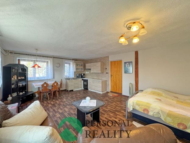 Prodej rodinného domu, Měrunice, 2560 m2