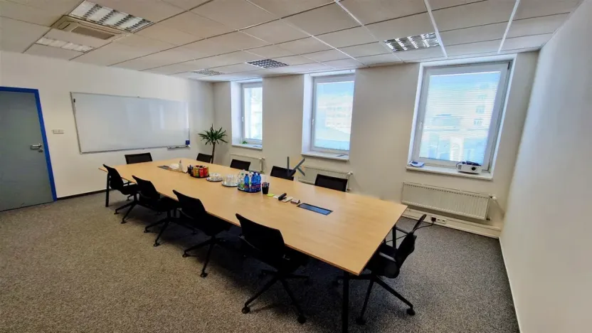 Pronájem kanceláře, Praha - Vysočany, Kolbenova, 394 m2