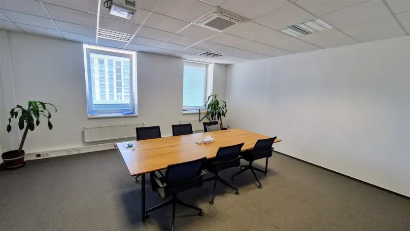 Pronájem kanceláře, Praha - Vysočany, Kolbenova, 394 m2