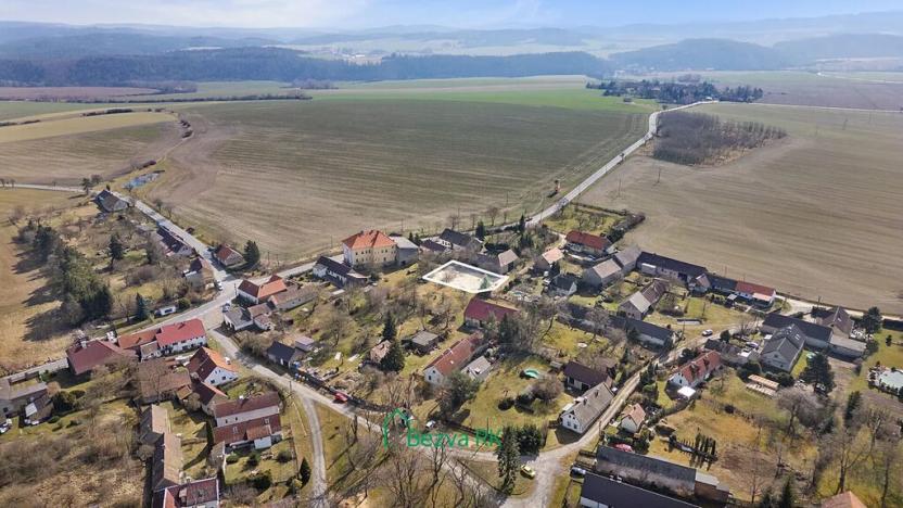 Prodej pozemku pro bydlení, Mlečice, 646 m2