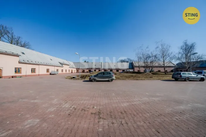 Prodej výrobních prostor, Mankovice, 2880 m2