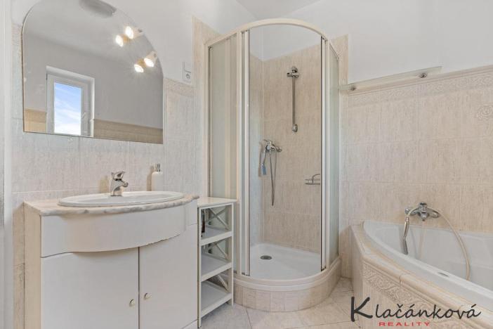 Prodej vícegeneračního domu, Vizovice, Říčanská, 250 m2