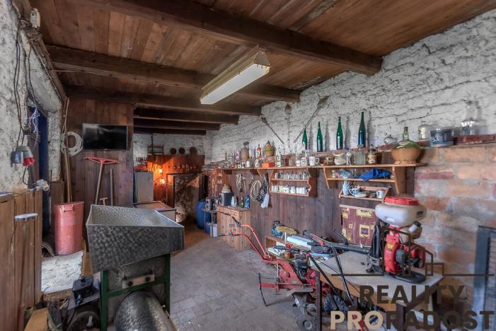 Prodej vinného sklepa, Strachotice, 450 m2