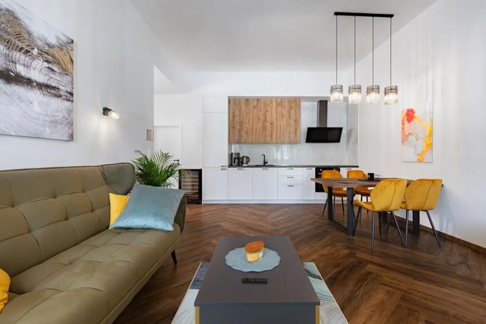 Prodej bytu 2+kk, Horní Planá, Náměstí, 59 m2