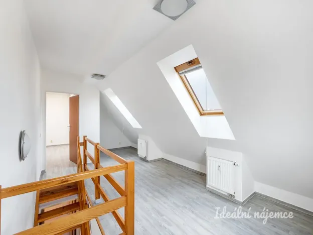 Pronájem bytu 2+kk, Praha - Radotín, Věštínská, 74 m2