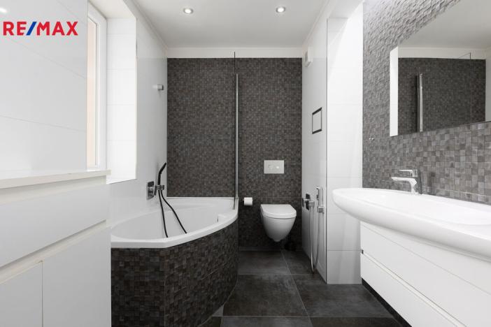 Prodej bytu 3+kk, Karlovy Vary - Drahovice, Zbrojnická, 91 m2