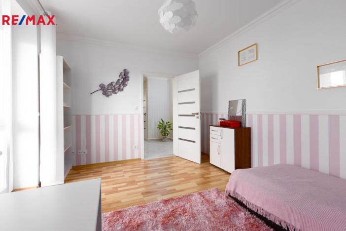 Prodej bytu 3+kk, Karlovy Vary - Drahovice, Zbrojnická, 91 m2