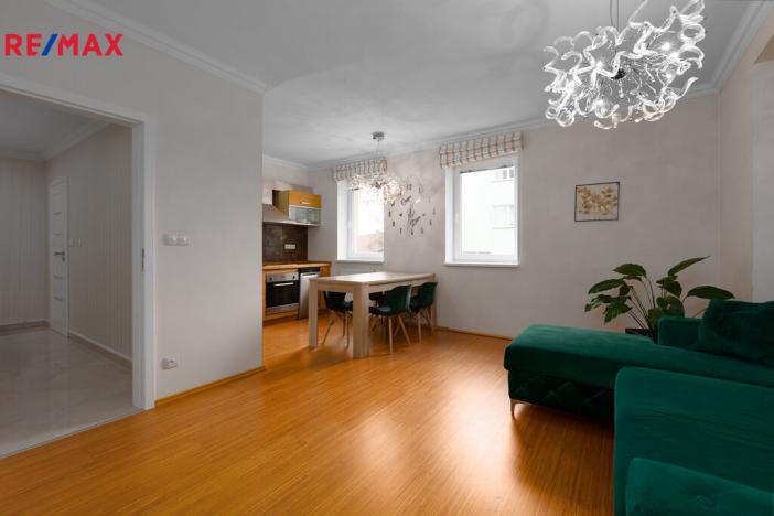 Prodej bytu 3+kk, Karlovy Vary - Drahovice, Zbrojnická, 91 m2