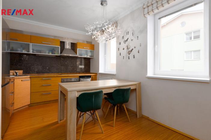 Prodej bytu 3+kk, Karlovy Vary - Drahovice, Zbrojnická, 91 m2