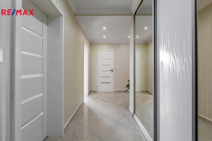 Prodej bytu 3+kk, Karlovy Vary - Drahovice, Zbrojnická, 91 m2