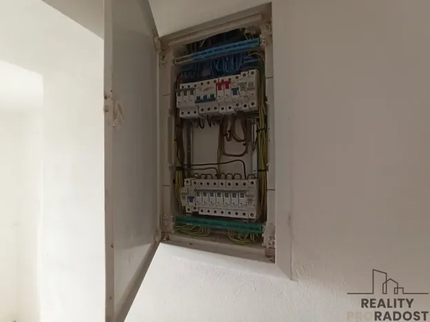 Prodej rodinného domu, Veltruby, K zastávce, 140 m2