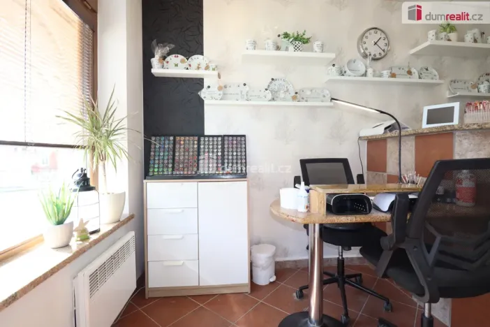 Pronájem obchodního prostoru, Karlovy Vary - Rybáře, Kosmonautů, 35 m2