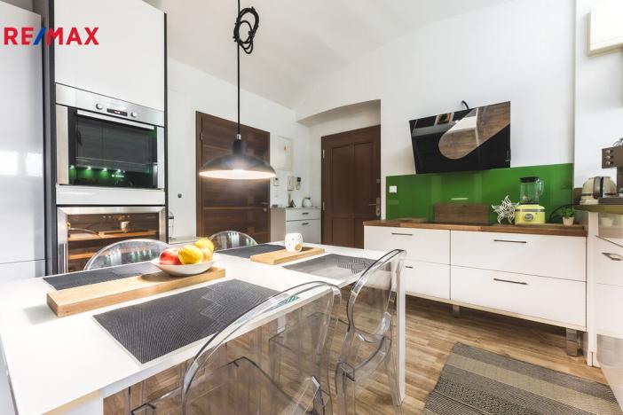 Prodej bytu 3+1, Praha - Vinohrady, U Havlíčkových sadů, 75 m2