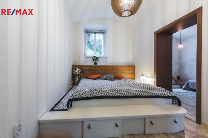 Prodej bytu 3+1, Praha - Vinohrady, U Havlíčkových sadů, 75 m2