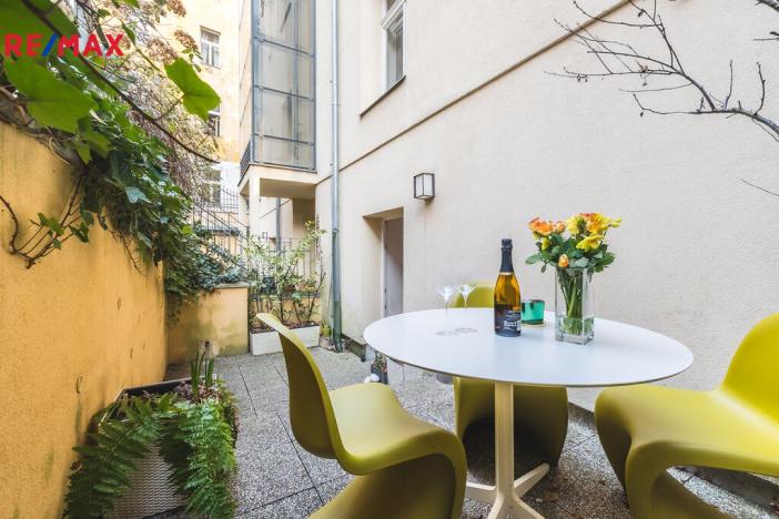 Prodej bytu 3+1, Praha - Vinohrady, U Havlíčkových sadů, 75 m2