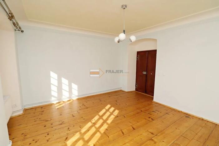 Pronájem bytu 2+kk, Uhlířské Janovice, Václavské náměstí, 55 m2