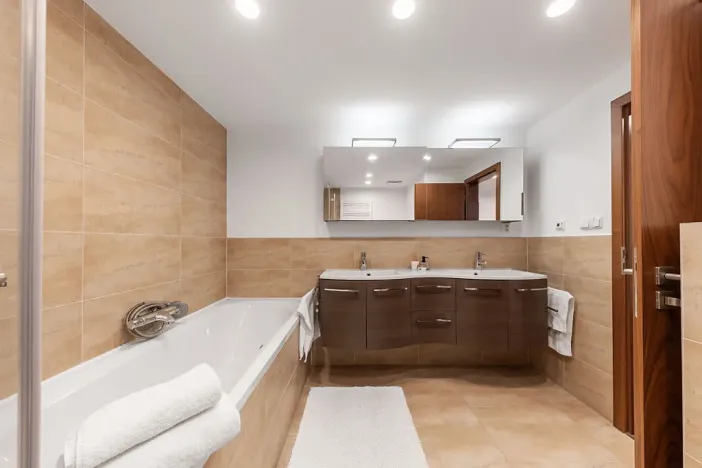 Prodej bytu 6+kk a větší, Praha - Pitkovice, Křemenáčová, 169 m2