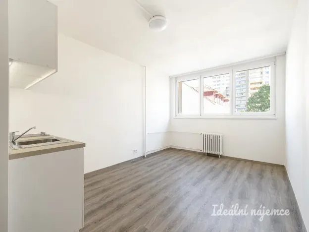 Pronájem bytu 1+kk, Praha - Střížkov, Děčínská, 24 m2
