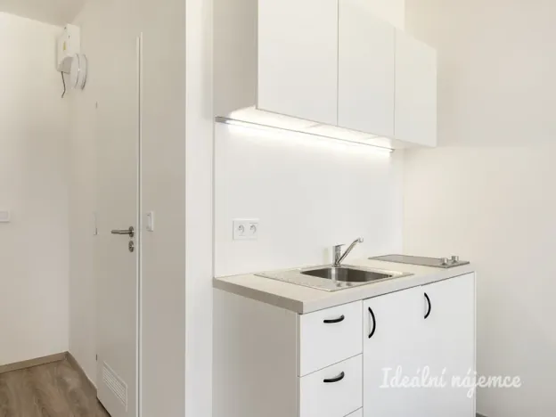 Pronájem bytu 1+kk, Praha - Střížkov, Děčínská, 24 m2
