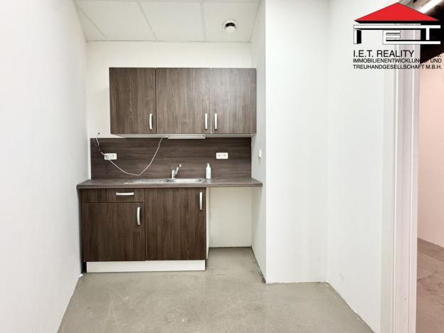 Pronájem obchodního prostoru, Brno - Brno-město, Nádražní, 111 m2