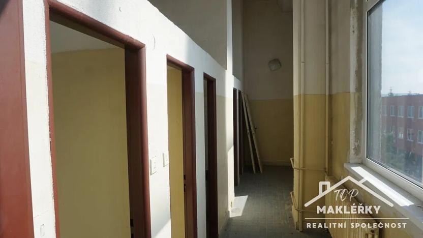 Pronájem skladu, Kolín, Havlíčkova, 1000 m2