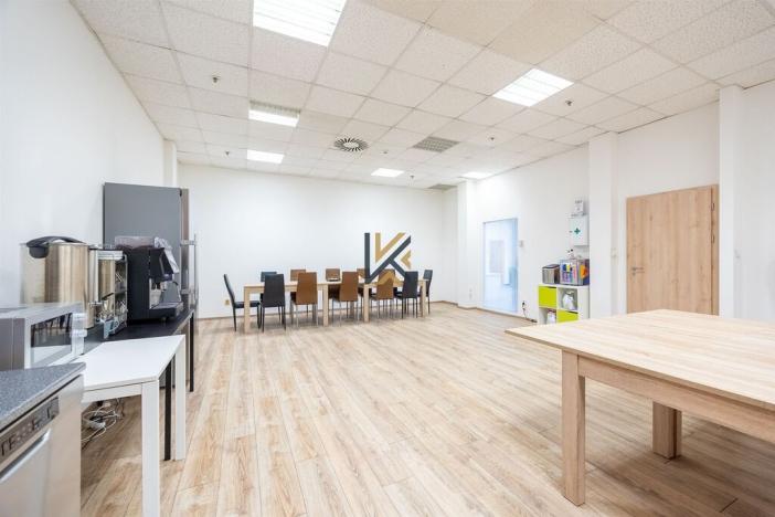 Pronájem kanceláře, Praha - Zličín, Na Radosti, 1030 m2