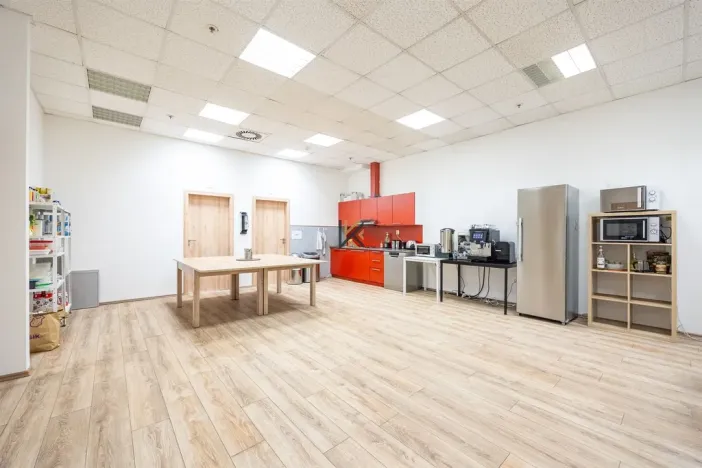 Pronájem kanceláře, Praha - Zličín, Na Radosti, 1030 m2