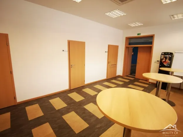 Pronájem kanceláře, Jihlava, Pávovská, 320 m2