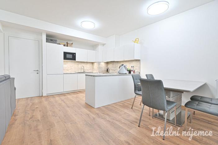 Pronájem bytu 2+kk, Slavkov u Brna, Slovanská, 81 m2