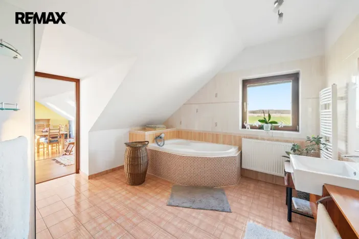 Prodej rodinného domu, Býšť, 4478 m2