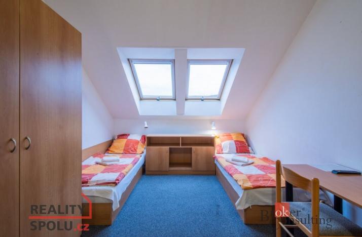 Prodej ubytování, Rosice, Sportovní, 2358 m2