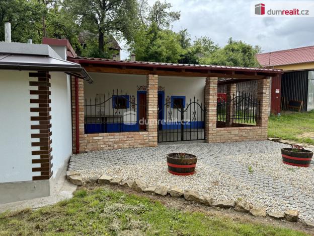 Prodej garáže, Domanín, 150 m2