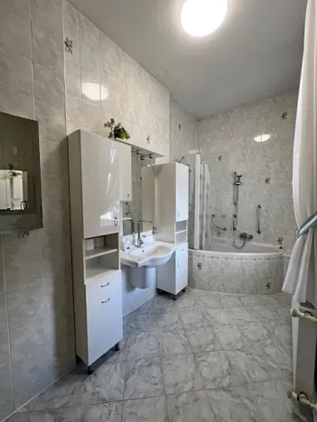 Prodej bytu 3+kk, Karlovy Vary, Poděbradská, 105 m2