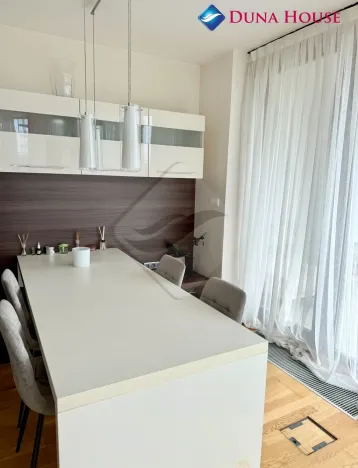 Prodej bytu 1+kk, Praha - Žižkov, Ke kapslovně, 54 m2