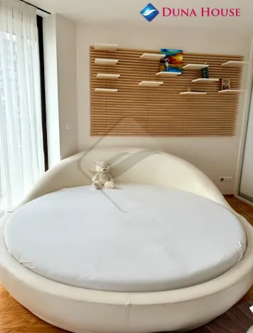 Prodej bytu 1+kk, Praha - Žižkov, Ke kapslovně, 54 m2