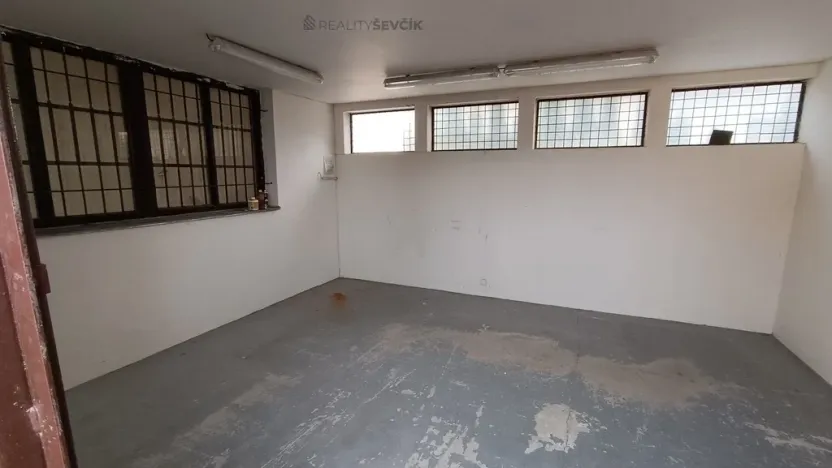 Pronájem výrobních prostor, České Budějovice - České Budějovice 2, České Vrbné, 550 m2