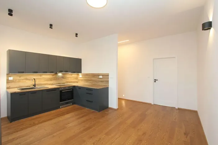 Pronájem bytu 3+kk, Pardubice - Zelené Předměstí, Sladkovského, 77 m2