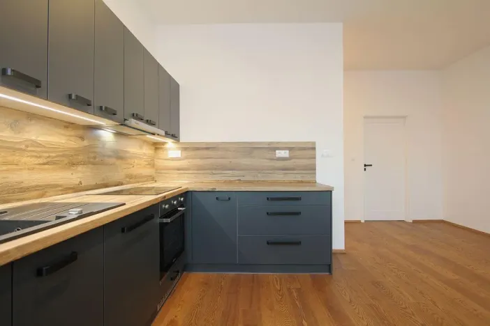 Pronájem bytu 3+kk, Pardubice - Zelené Předměstí, Sladkovského, 77 m2