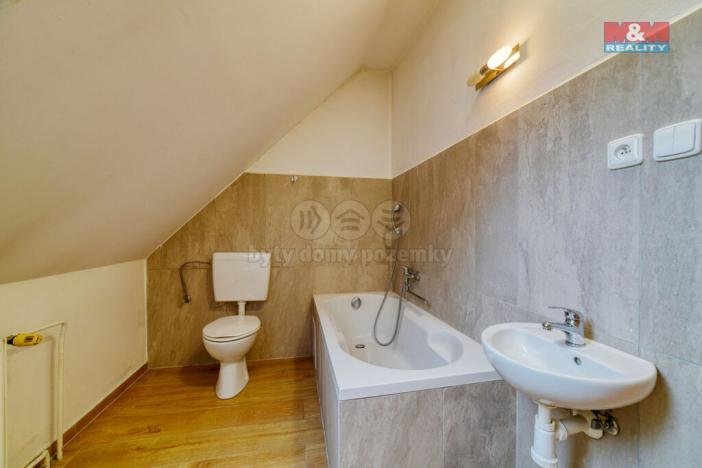 Prodej rodinného domu, Podhradí, 370 m2