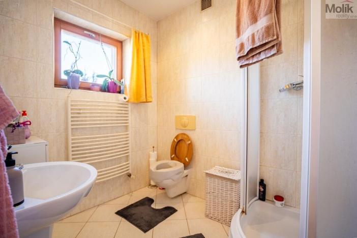 Prodej rodinného domu, Lužice, 200 m2