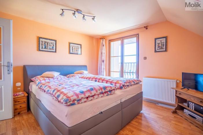 Prodej rodinného domu, Lužice, 200 m2