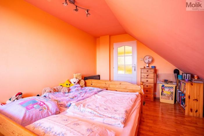 Prodej rodinného domu, Lužice, 200 m2